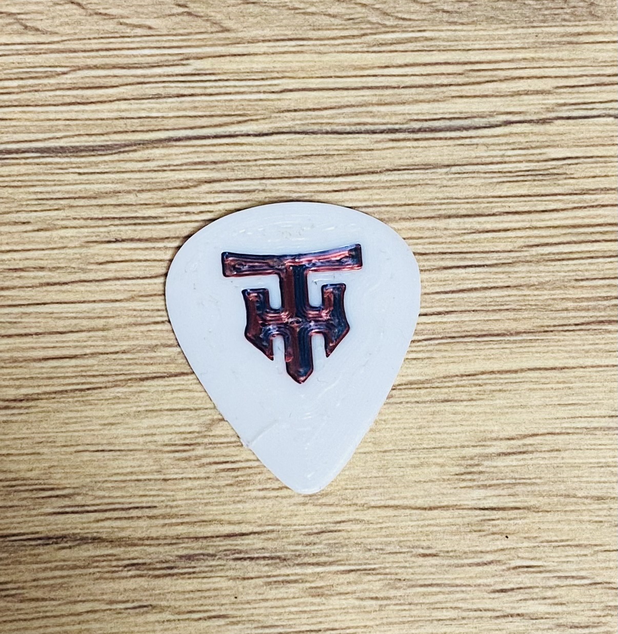 Custom plectrum with TH logo // white